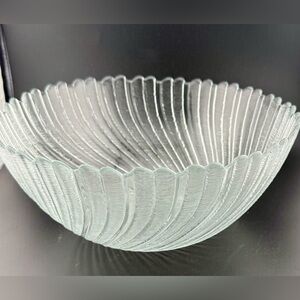 Arcoroc Seabreeze 10” glass serving bowl. France